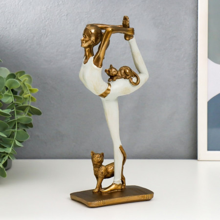 &laquo;Девушка в позе царя Натараджи, с кошками&raquo;, розовый, 24.5х10.5х6.8 см